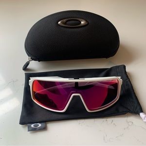 NWOT Oakley Sutro Matte White Prizm Road Sunglasses Snow Cycling Running Sports